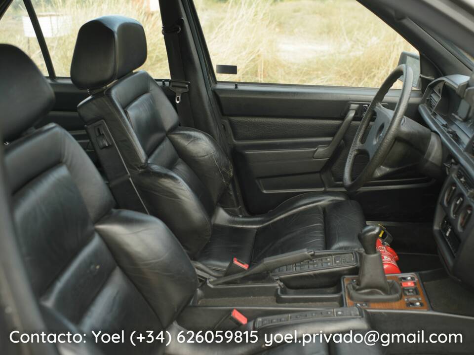 Image 15/41 of Mercedes-Benz 190 E 2.6 (1987)