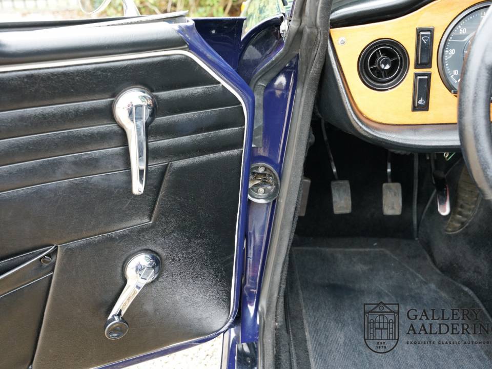Image 30/50 of Triumph TR 250 (1968)