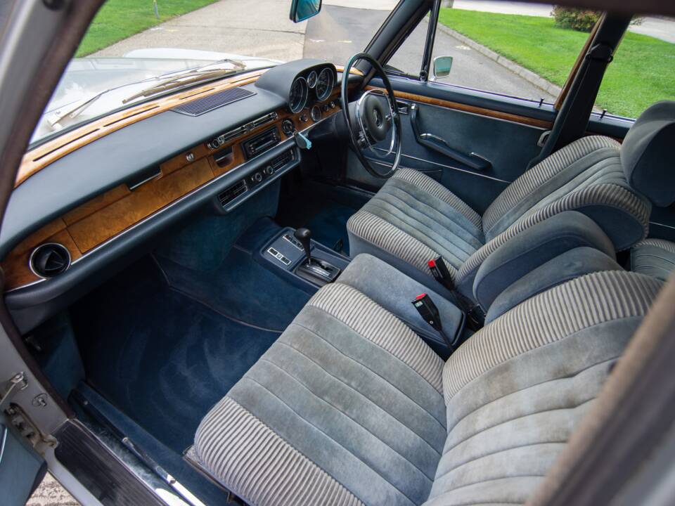 Immagine 13/34 di Mercedes-Benz 300 SEL 3.5 (1972)