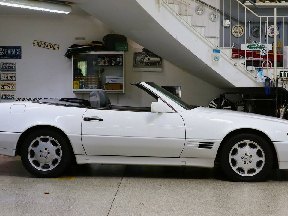 Image 4/27 of Mercedes-Benz SL 500 (1993)