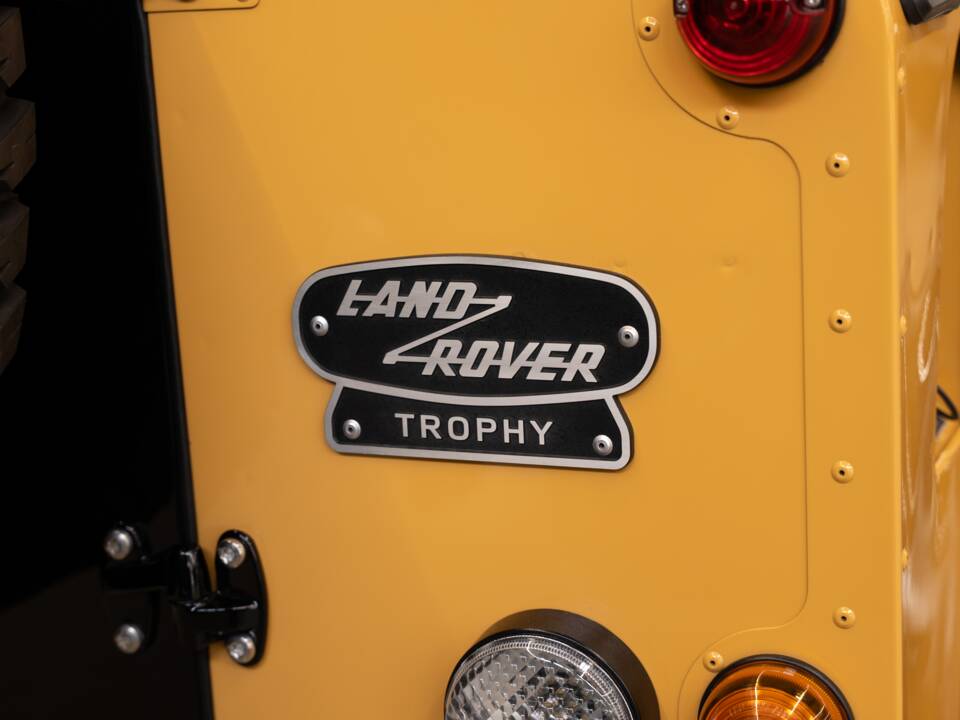Image 33/47 of Land Rover Defender 90 Works V8 (2013)