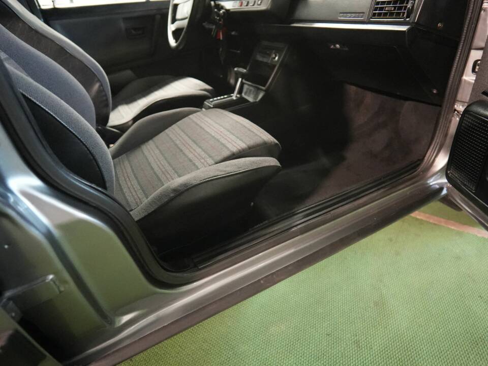 Bild 32/42 von Volkswagen Passat Variant 1.8 (1986)