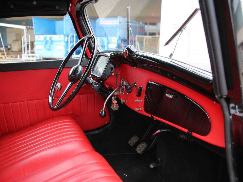 Immagine 24/45 di Citroën Traction Avant 11 BL (1952)