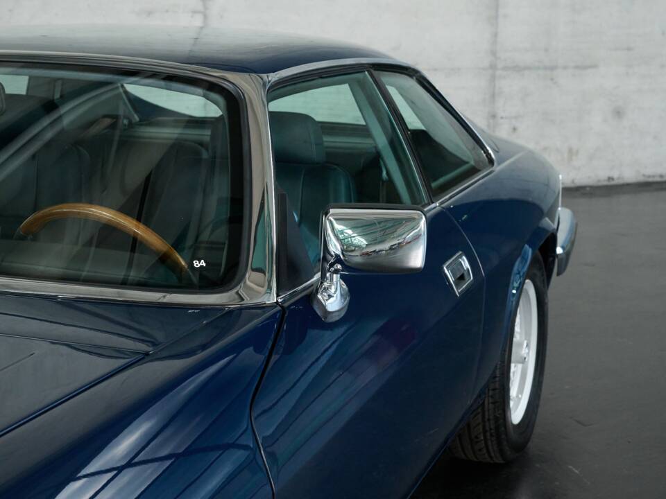 Image 8/50 of Jaguar XJS 5.3 V12 (1993)