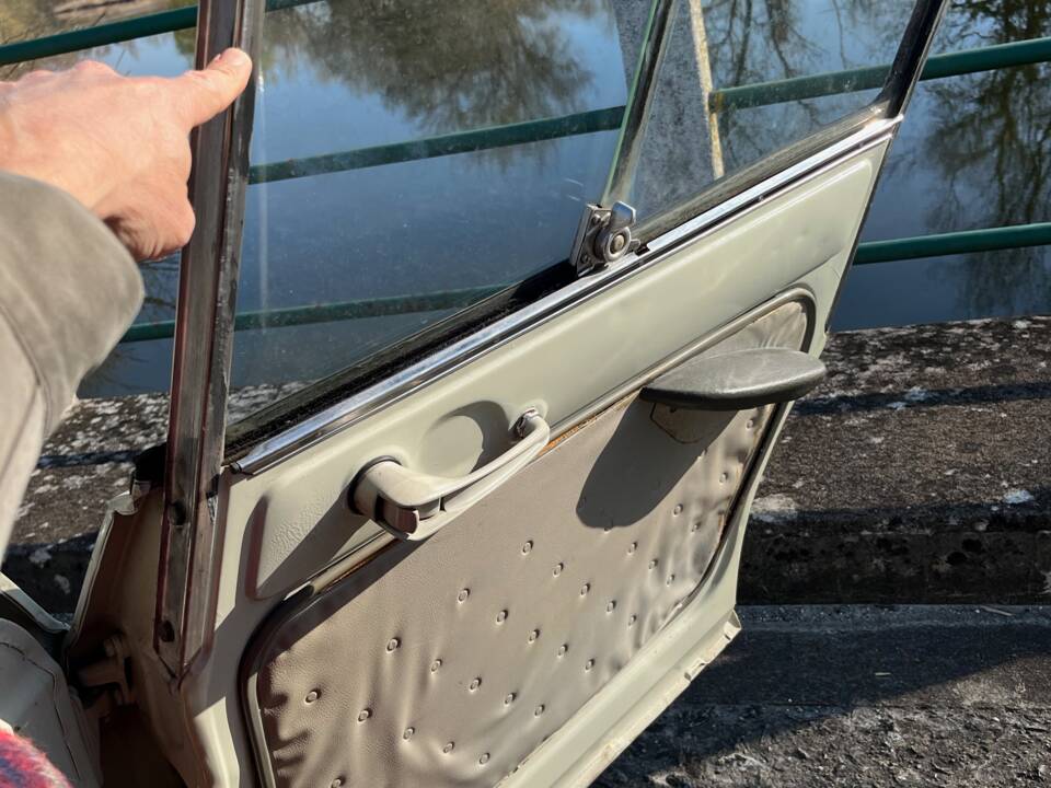 Bild 18/70 von Citroën Ami 6 Berline (1964)