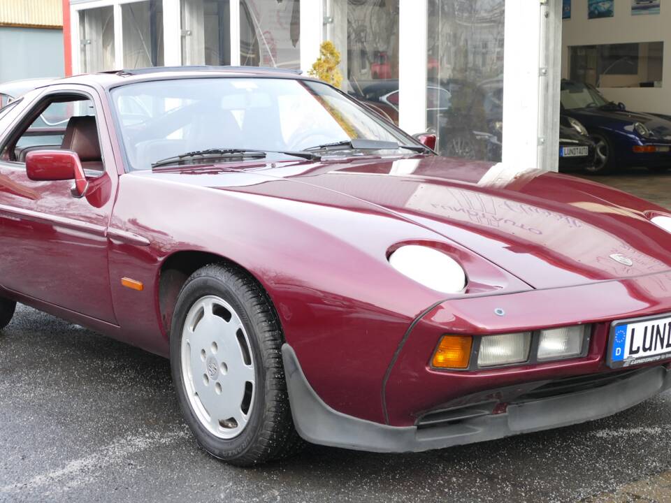 Image 1/18 de Porsche 928 S (1982)