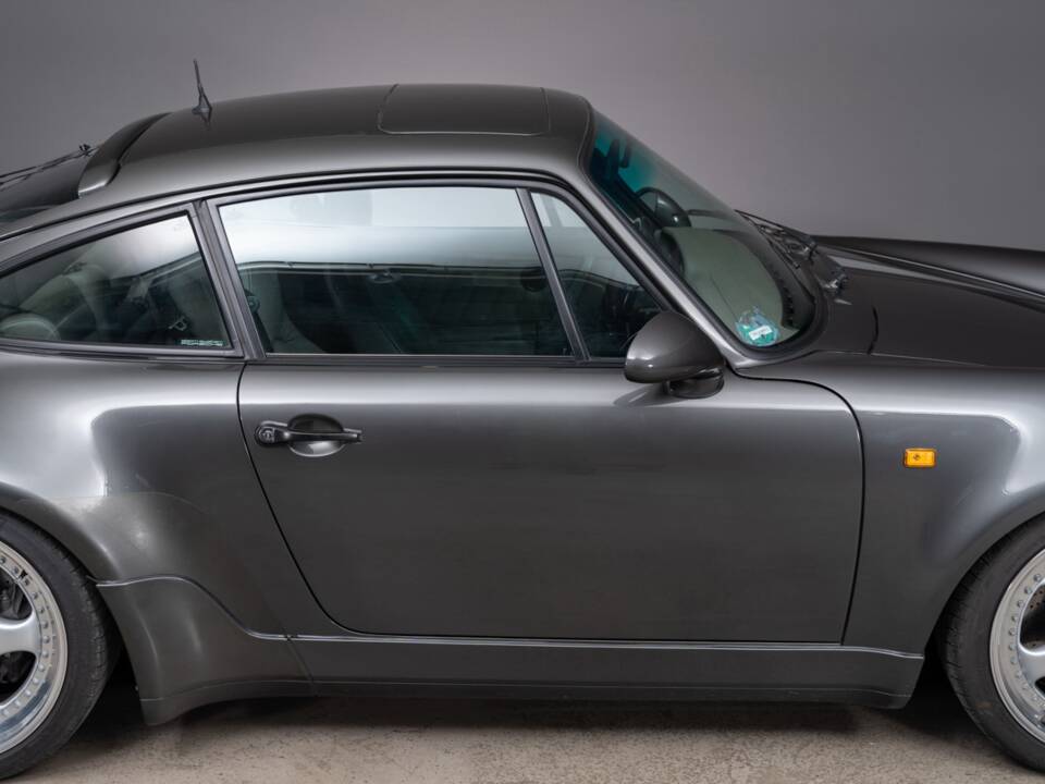 Image 7/33 de Porsche 911 Turbo 3.3 (1991)