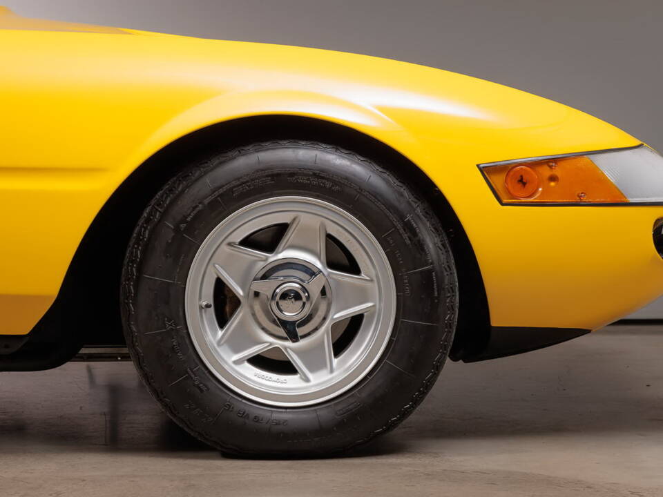 Bild 10/33 von Ferrari 365 GTB&#x2F;4 Daytona (1972)