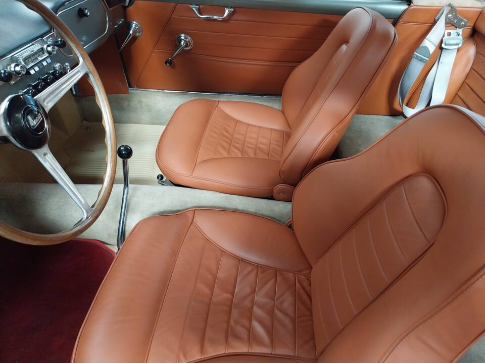Image 38/51 of Lancia Flaminia GT Touring (1960)