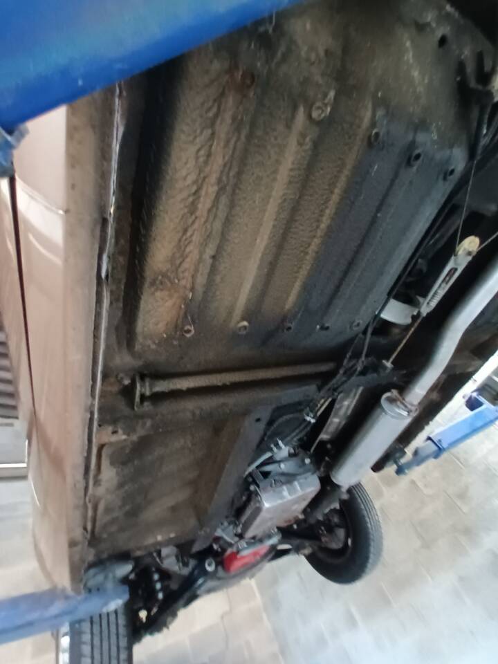 Image 64/73 of Volvo 1800 ES (1972)