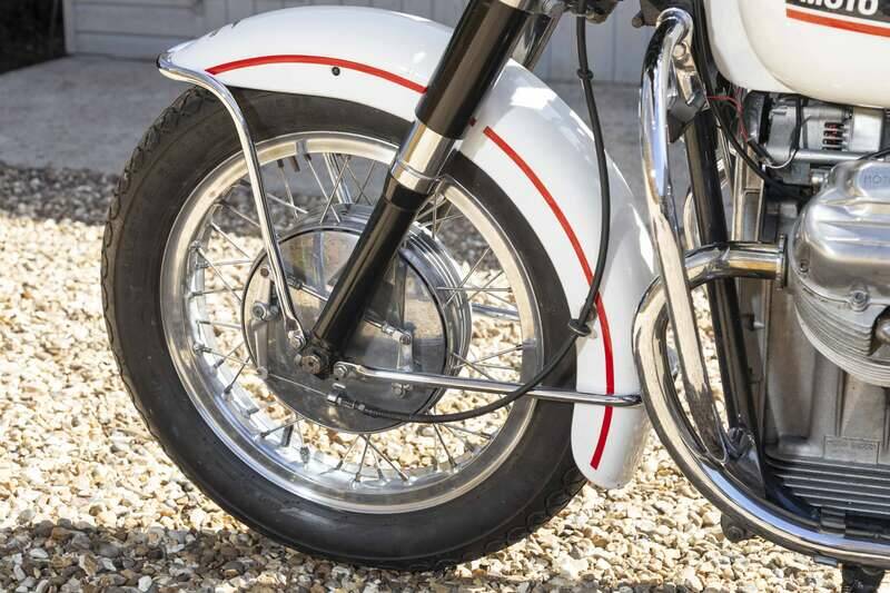 Image 29/36 of Moto Guzzi V 7 Special (1970)