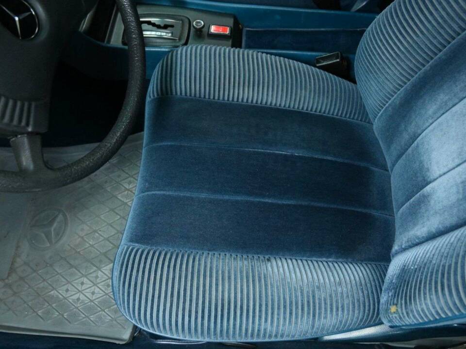 Image 11/29 of Mercedes-Benz 280 SE (1977)