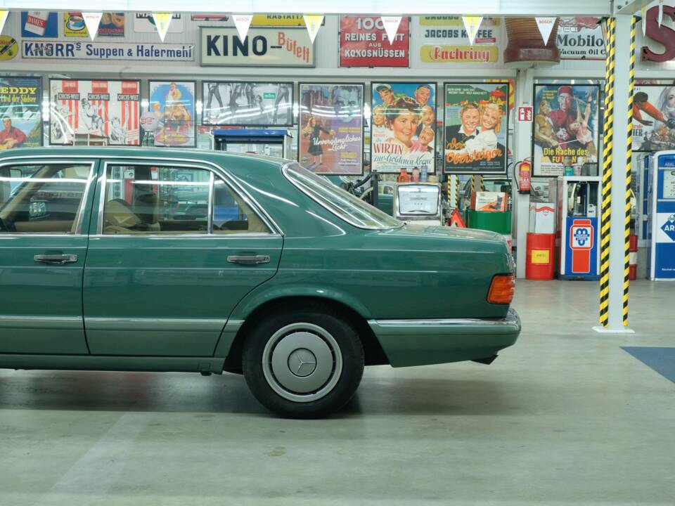 Bild 48/50 von Mercedes-Benz 260 SE (1990)