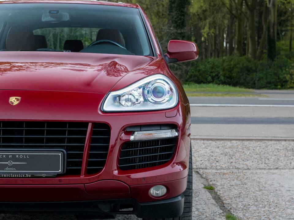 Image 19/45 of Porsche Cayenne Turbo (2009)