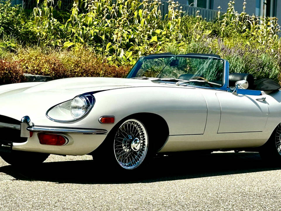 Afbeelding 2/10 van Jaguar E-Type (1969)