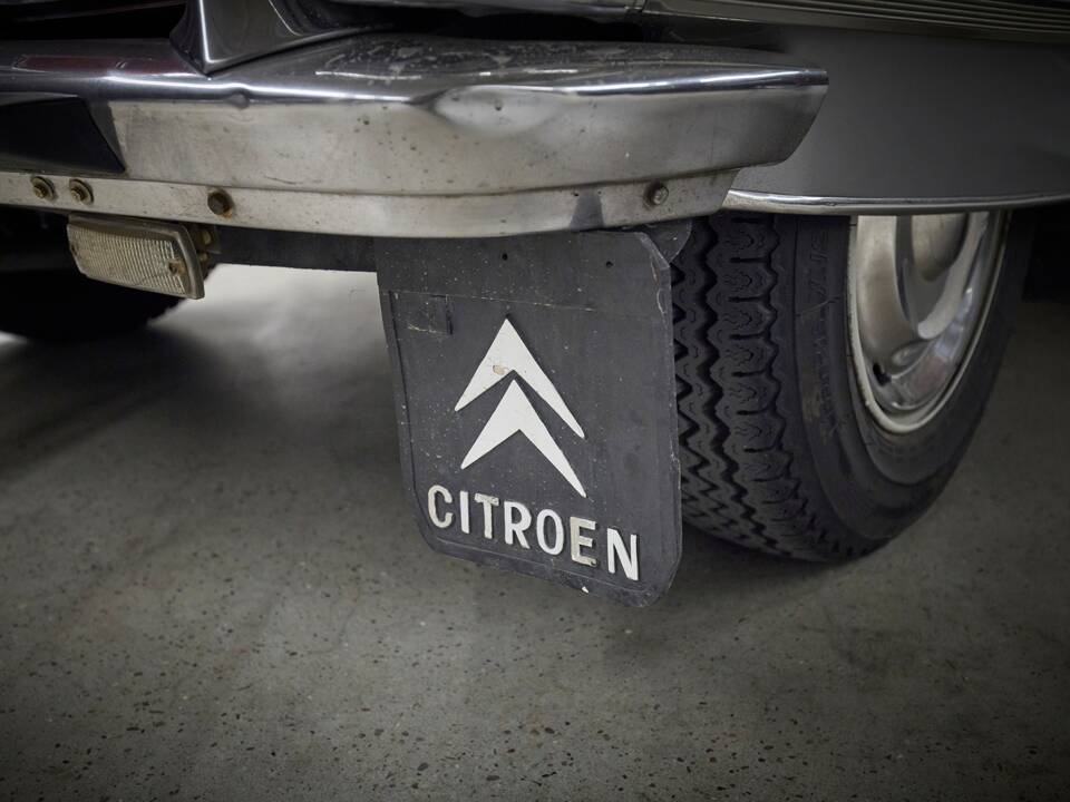 Image 23/92 of Citroën DS 23 Pallas (1975)