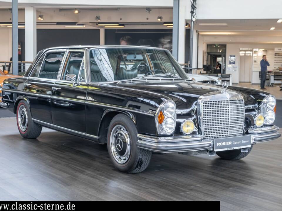 Image 7/15 of Mercedes-Benz 300 SEL 6.3 (1972)