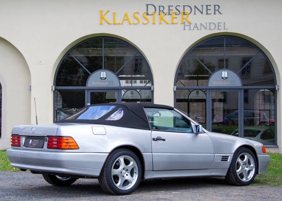 Image 19/34 of Mercedes-Benz 300 SL (1991)