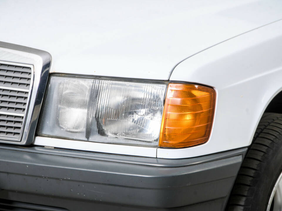 Bild 22/50 von Mercedes-Benz 190 D (1986)