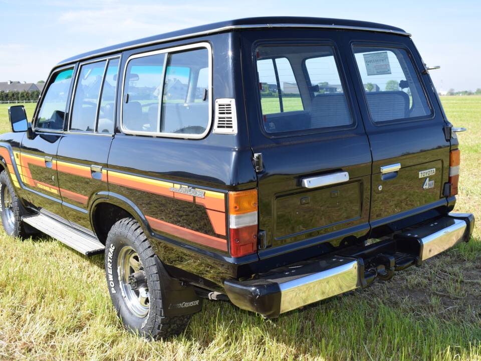 Image 16/17 of Toyota Land Cruiser FJ 62 (1987)