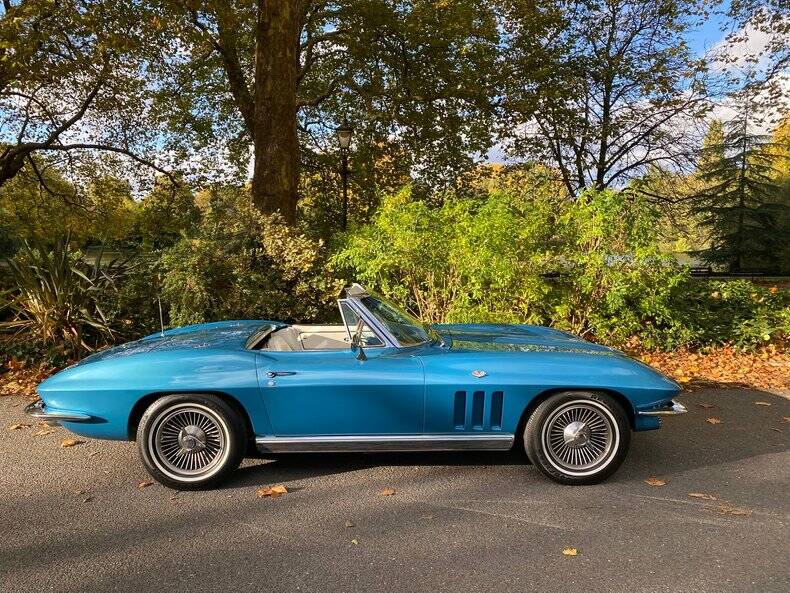 Image 50/50 of Chevrolet Corvette Sting Ray Convertible (1966)