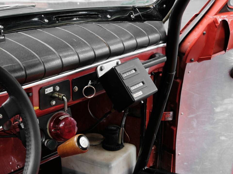 Image 9/41 of Volvo P 122 S (1966)