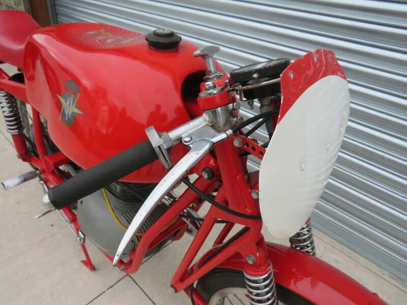 Image 5/43 de MV Agusta 175 CS Sport Disco Volante (1955)