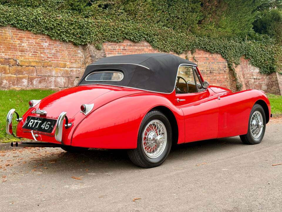 Image 3/22 de Jaguar XK 120 OTS (1954)