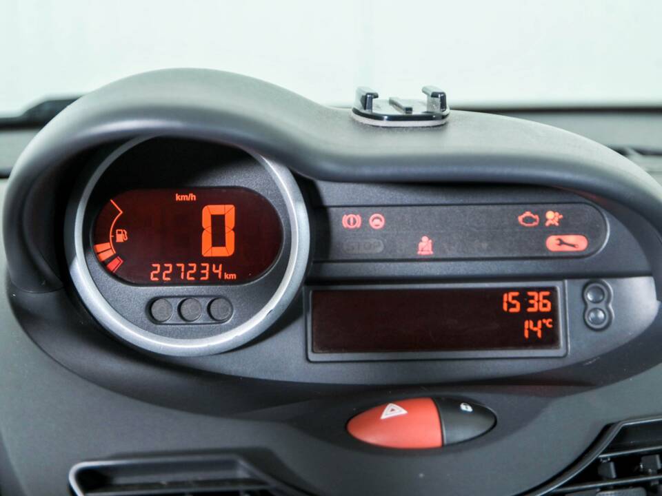 Bild 19/41 von Renault Twingo 1.2 16V (2008)