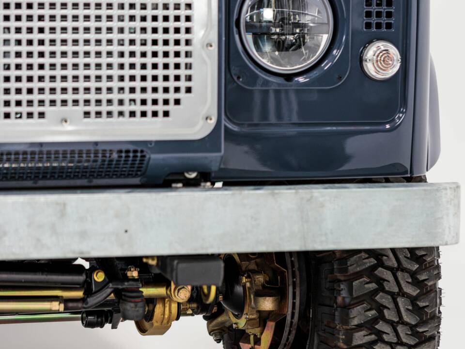 Bild 2/100 von Land Rover Defender 110 (2014)