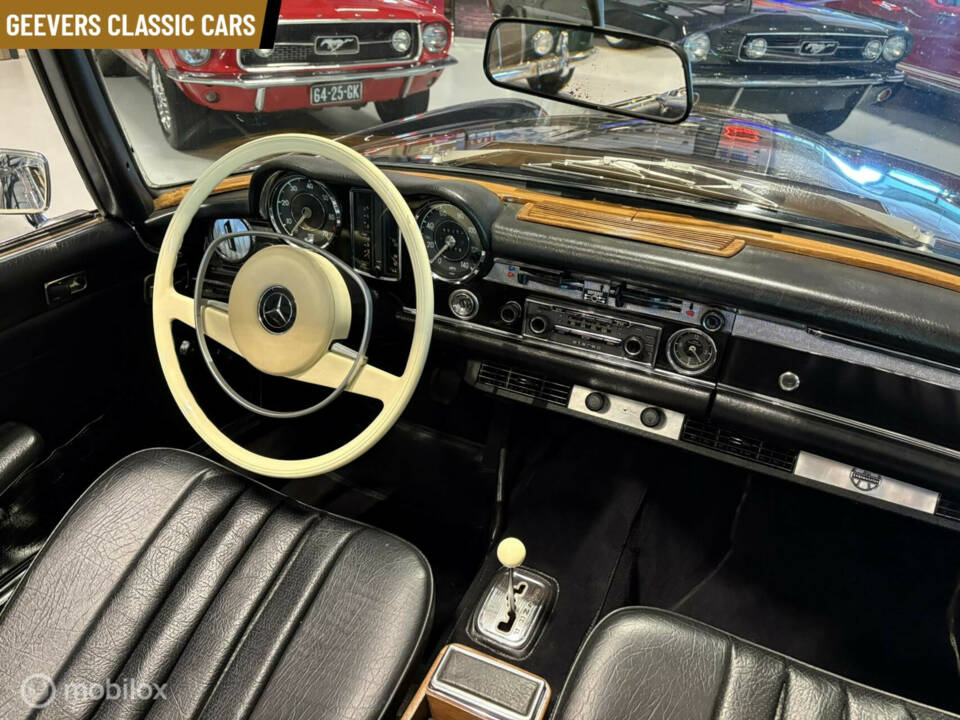 Image 12/19 de Mercedes-Benz 280 SL (1968)