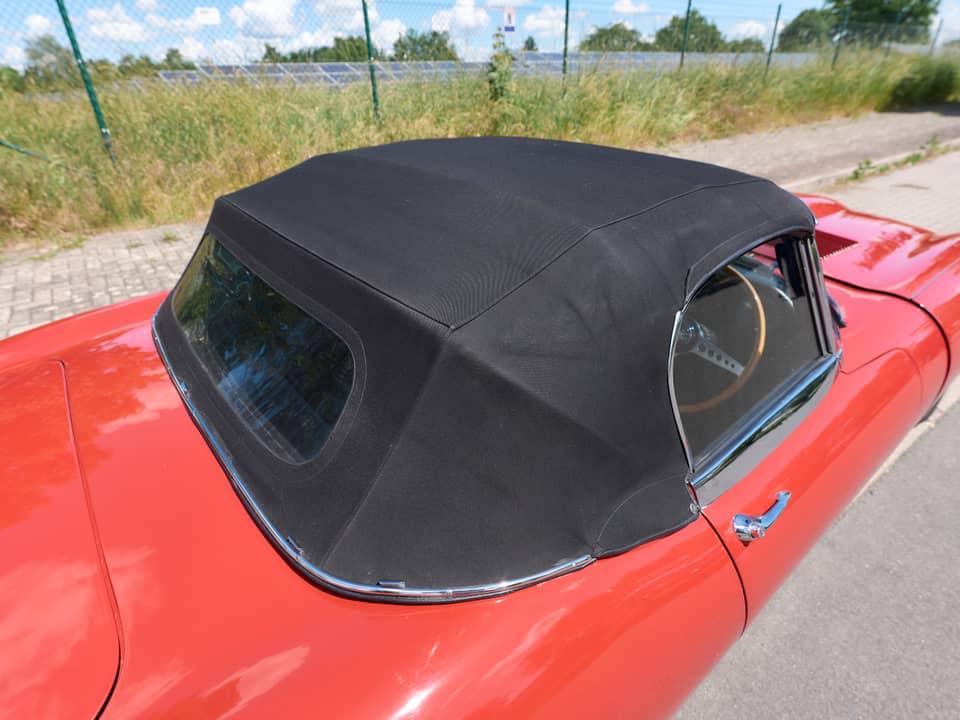 Image 38/80 of Jaguar E-Type 4.2 (1966)