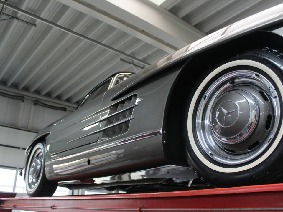 Image 8/50 de Mercedes-Benz 300 SL Roadster (1962)