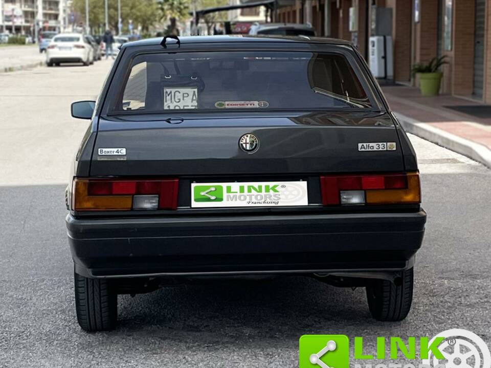 Bild 4/10 von Alfa Romeo 33 - 1.5 (1986)