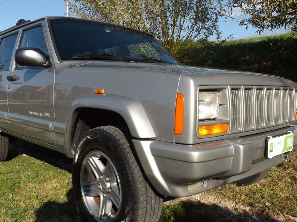 Image 9/50 of Jeep Cherokee 2.5 TD (2000)