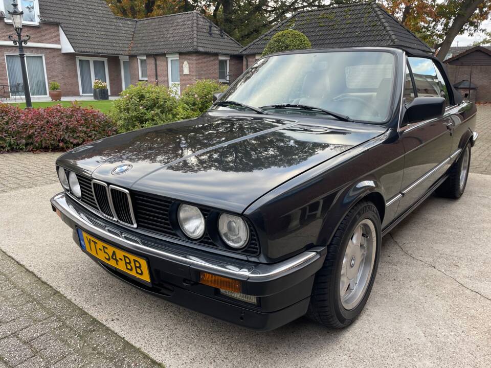 Bild 1/26 von BMW 320i (1990)