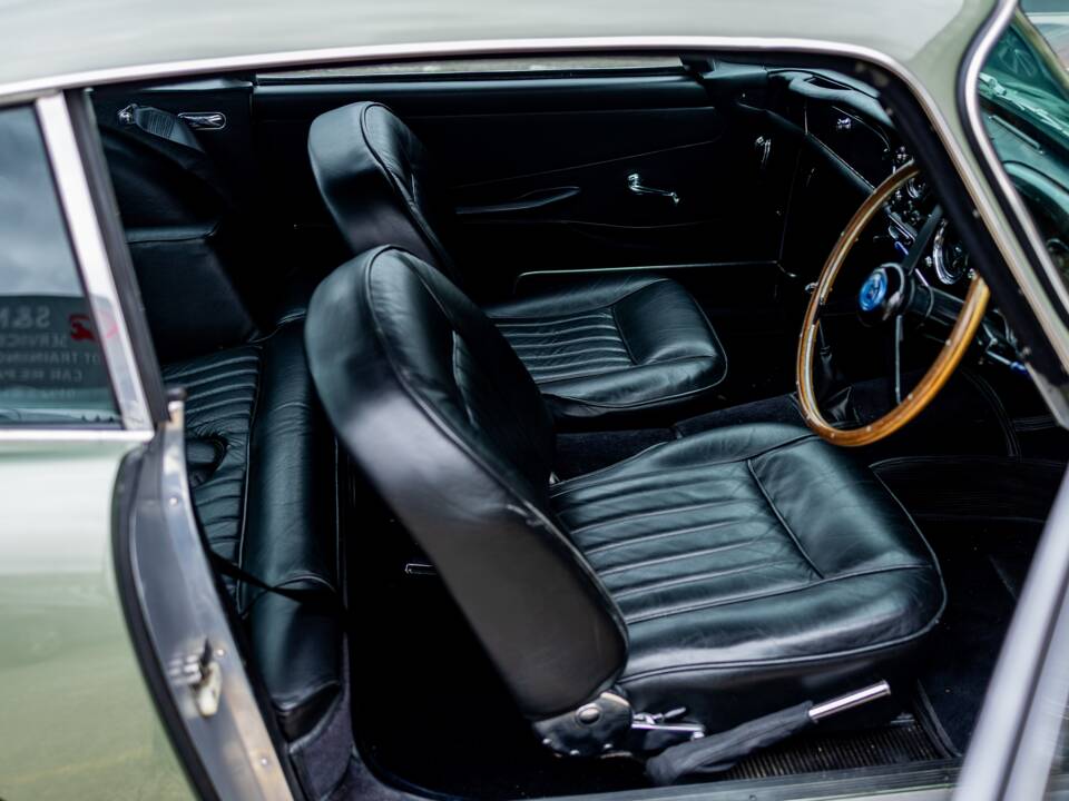 Image 29/50 de Aston Martin DB 4 (1960)