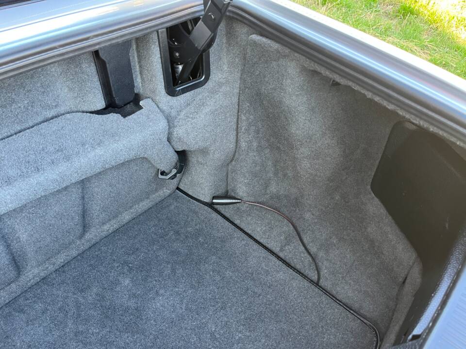 Image 51/91 of Mercedes-Benz SL 320 "Final Edition" (2001)