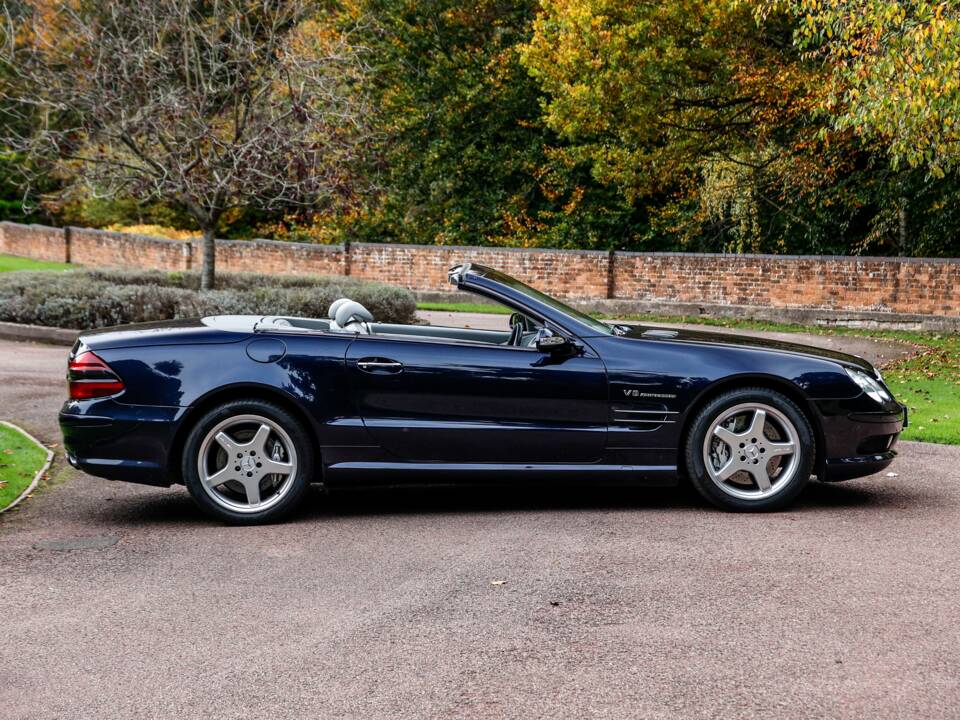 Image 2/41 of Mercedes-Benz SL 55 AMG (2003)