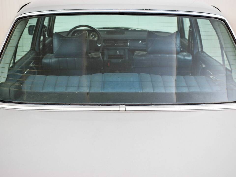 Image 48/50 of Mercedes-Benz 240 D (1976)