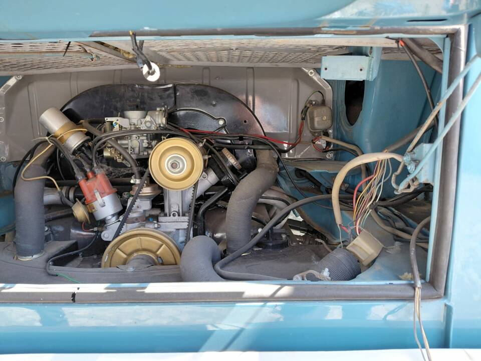 Bild 13/18 von Volkswagen T2b Kleinbus (1972)