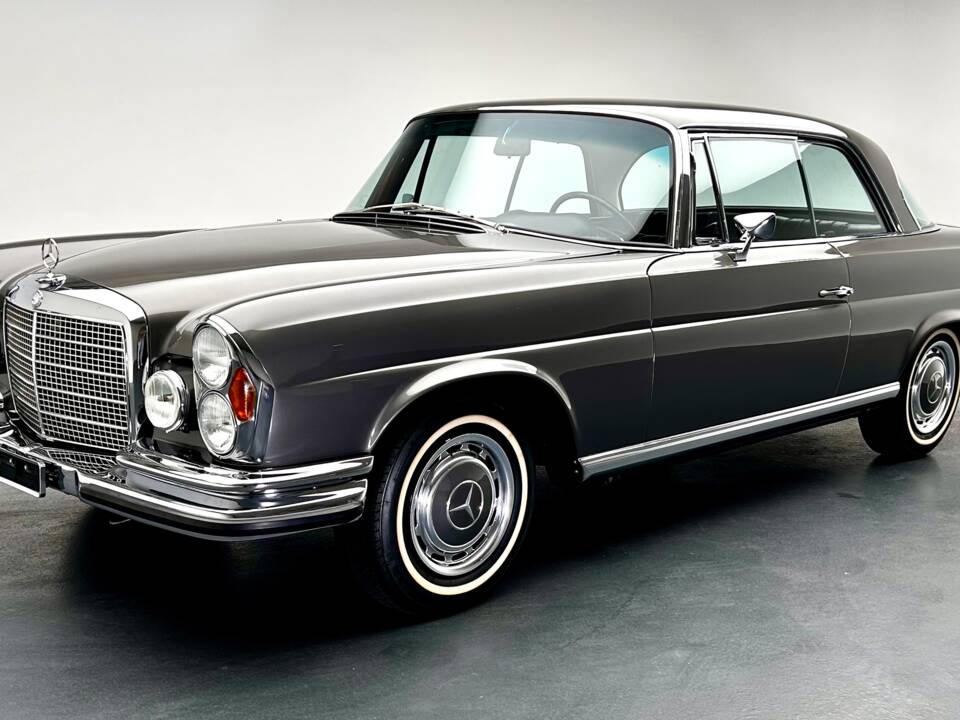 Image 3/13 de Mercedes-Benz 280 SE (1970)