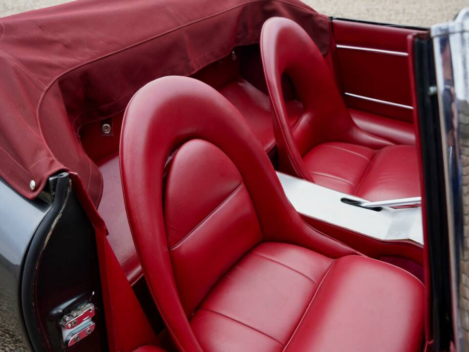 Immagine 26/50 di Jaguar E-Type 3.8 (1961)