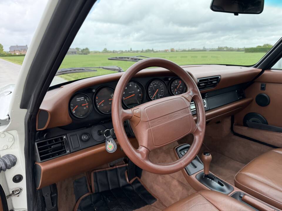 Image 21/62 of Porsche 911 Carrera 2 (1990)