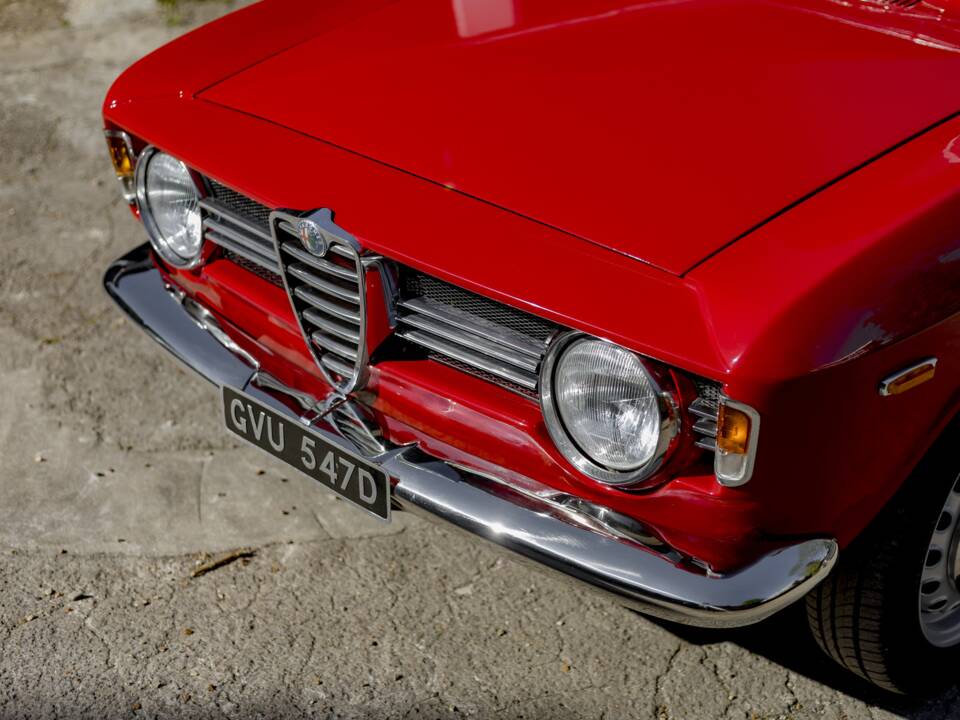 Image 40/50 of Alfa Romeo Giulia 1600 Sprint GT Veloce (1966)