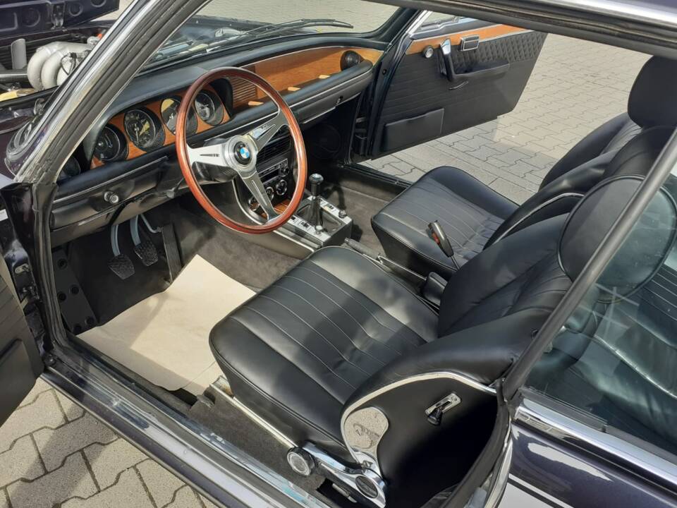 Image 14/53 of BMW 3.0 CSi (1972)