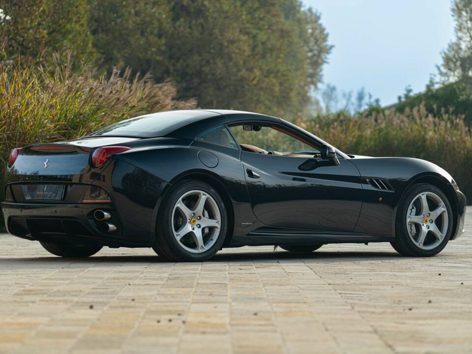 Bild 6/50 von Ferrari California (2010)