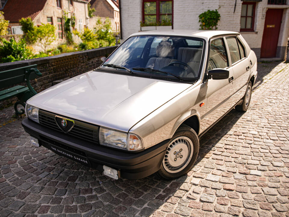 Afbeelding 2/39 van Alfa Romeo 33 - 1.3 S (1987)