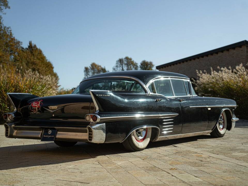 Immagine 4/50 di Cadillac 62 Sedan DeVille (1958)
