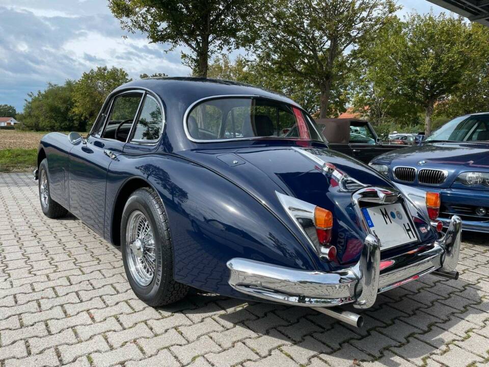 Image 2/20 of Jaguar XK 150 SE FHC (1958)